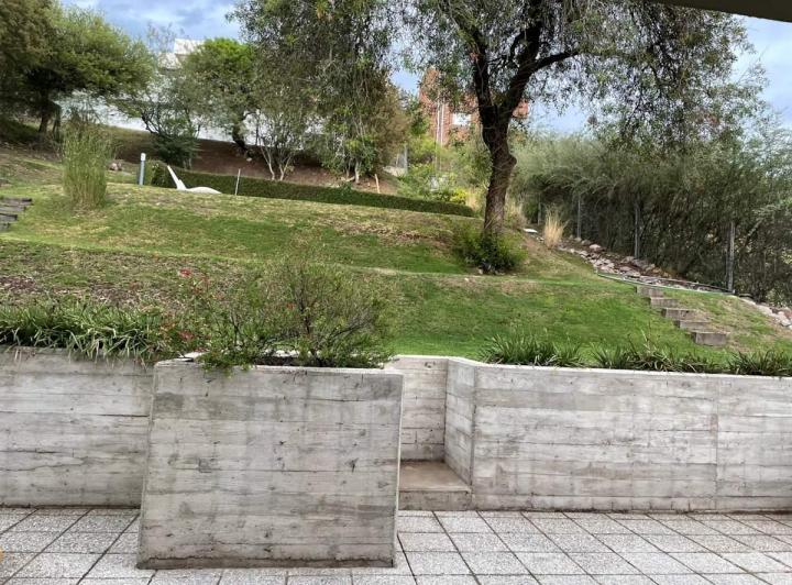 Casa · 330m² · 3 Ambientes