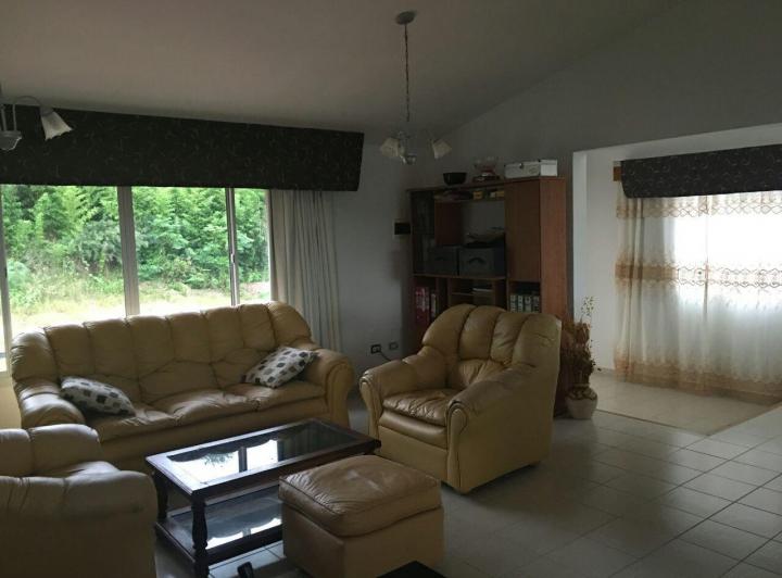 Casa · 260m² · 3 Dormitorios · 2 Cocheras