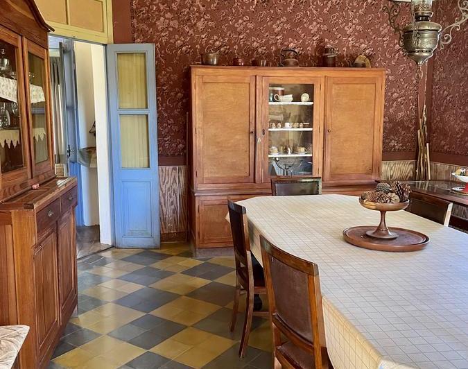 Casa · 300m² · 5 Ambientes · 2 Cocheras