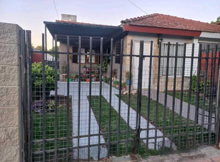 Casa · 120m² · 2 Dormitorios · 1 Cochera