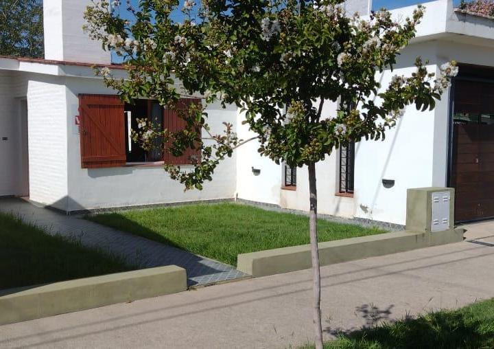 Casa · 100m² · 4 Ambientes · 1 Cochera