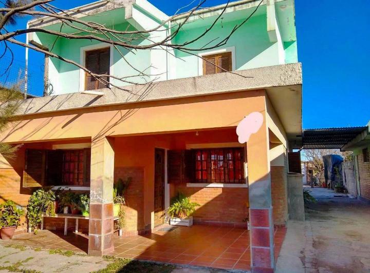 Casa · 285m² · 4 Ambientes · 2 Cocheras