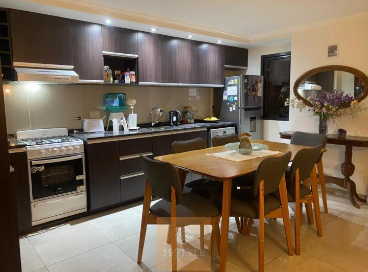 Casa · 180m² · 4 Ambientes · 1 Cochera