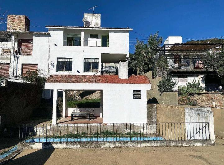 Casa · 154m² · 4 Dormitorios · 3 Cocheras