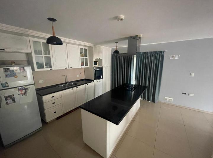 Casa · 150m² · 1 Dormitorio · 2 Cocheras