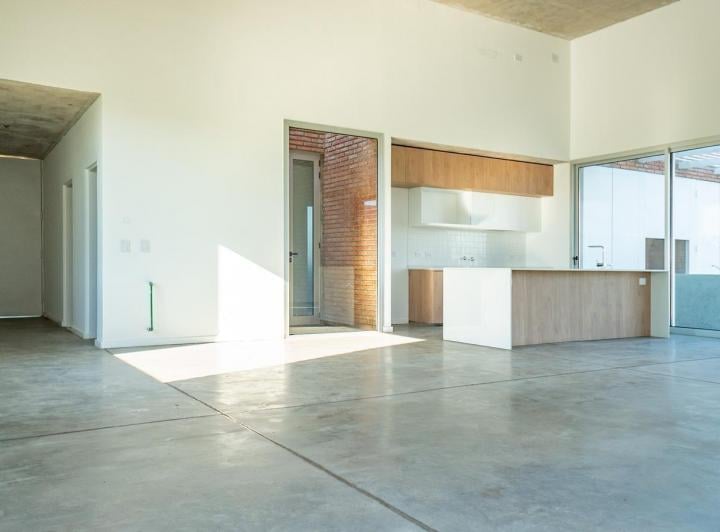Casa · 191m² · 5 Ambientes · 2 Cocheras