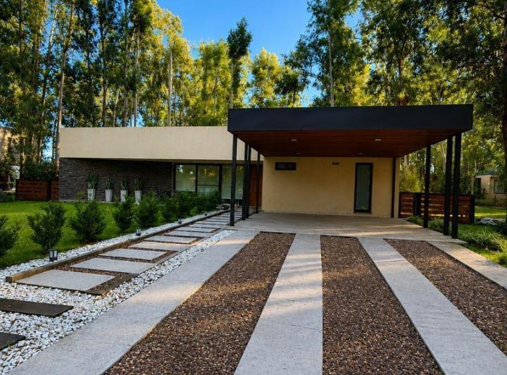Casa · 149m² · 4 Ambientes · 2 Cocheras