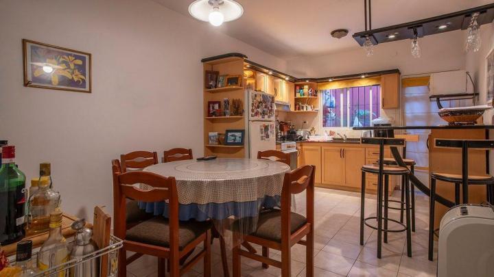 Casa · 79m² · 5 Ambientes · 1 Cochera