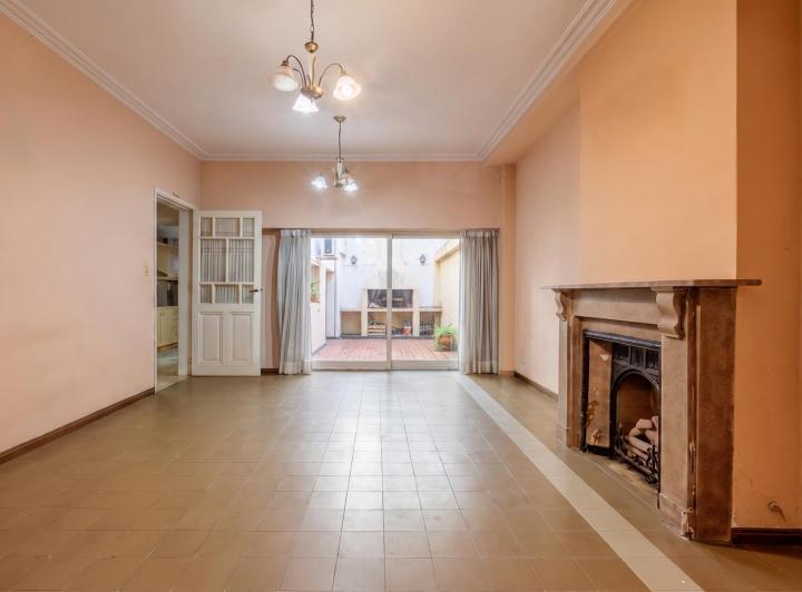 Casa · 248m² · 8 Ambientes · 1 Cochera