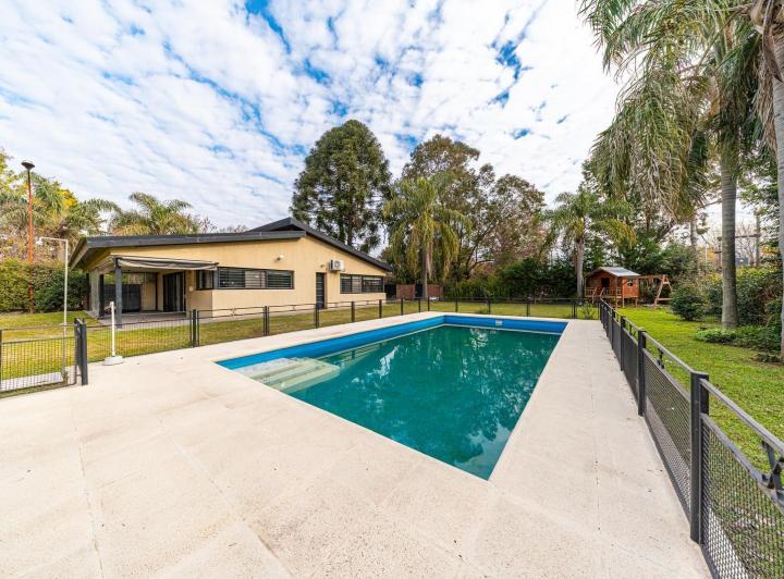 Casa · 120m² · 5 Ambientes · 3 Cocheras