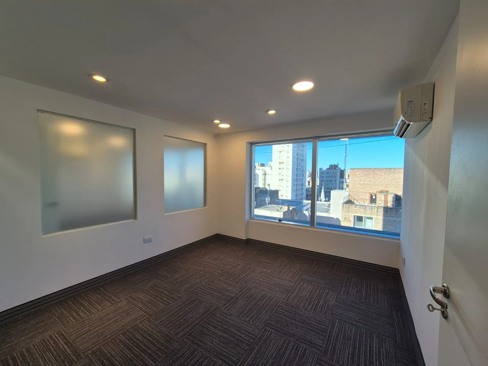 Piso de oficina alquiler centro Dean Funes
