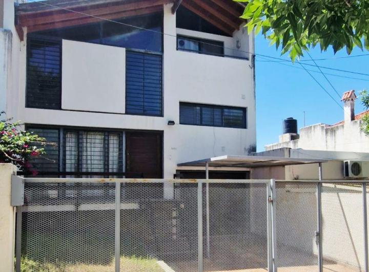 Casa · 120m² · 4 Ambientes · 1 Cochera