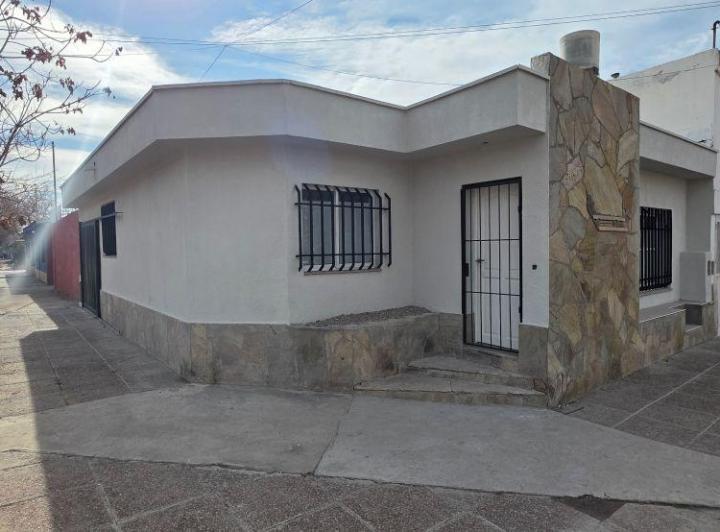 Casa · 70m² · 3 Ambientes · 1 Cochera