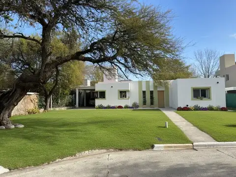 Casa en Venta en Juana Koslay, Juan Martín de Pueyrredón