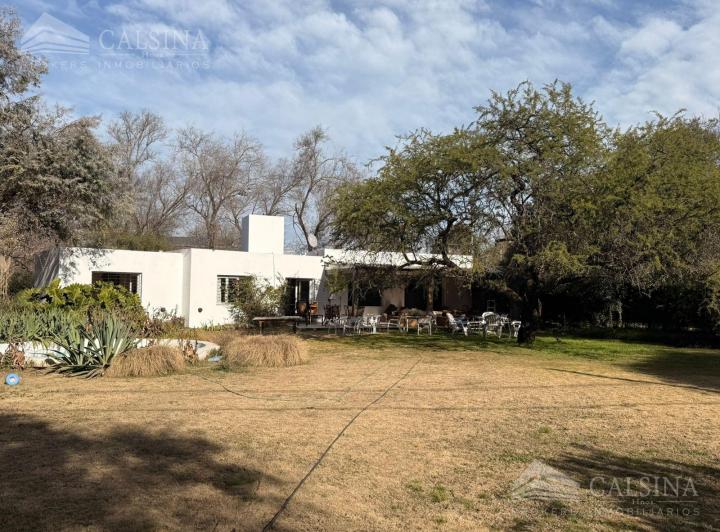 Casa · 190m² · 3 Dormitorios · 4 Cocheras
