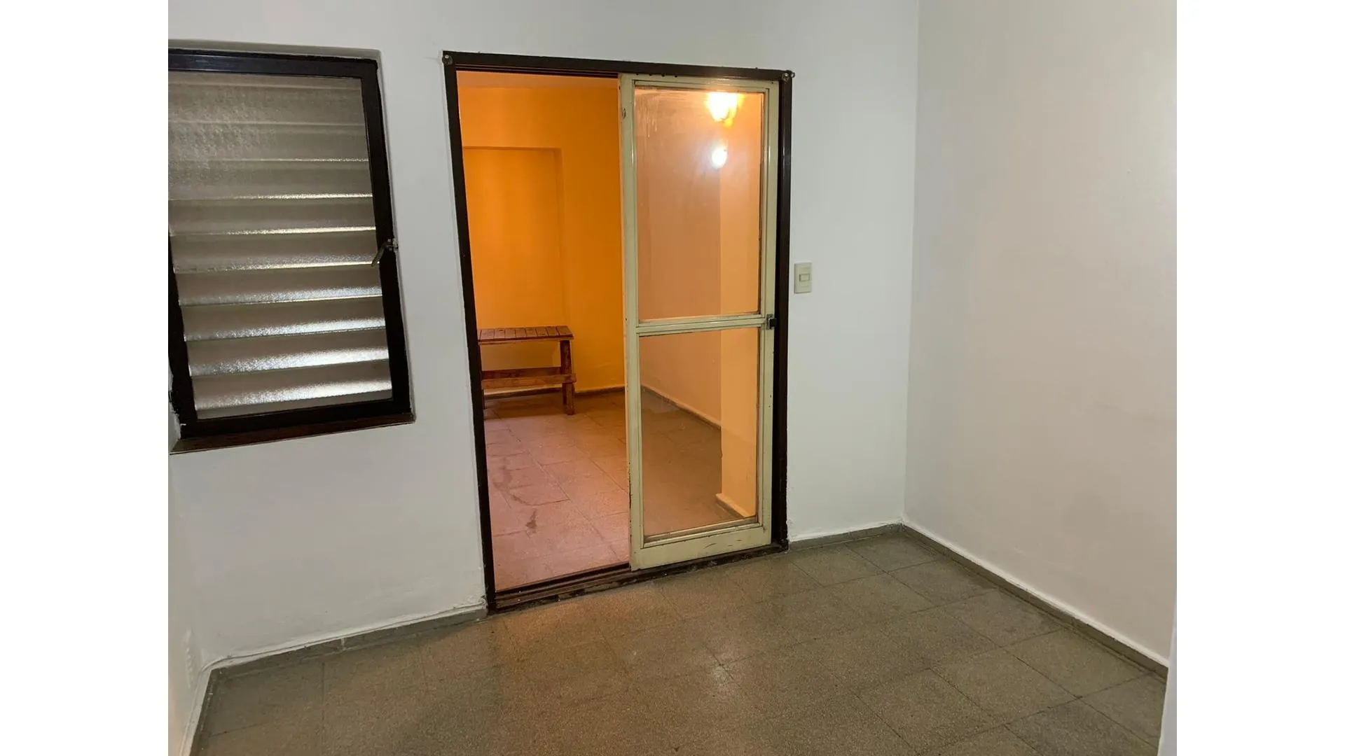 Departamento en VENTA en B° Centro con Patio