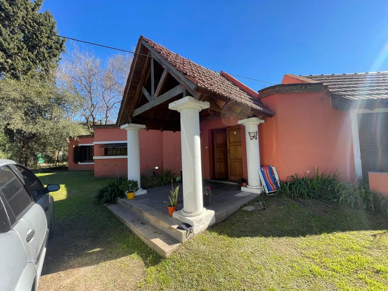 CASA EN VENTA  LOMAS OESTE -VILLA ALLENDE- 3 DORMITORIOS Y PILETA
