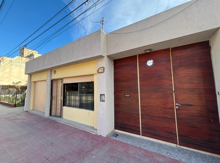 Casa · 246m² · 7 Ambientes