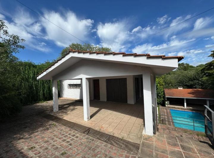 Casa · 297m² · 6 Ambientes · 2 Cocheras