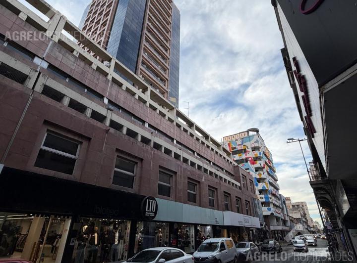 Local comercial · 1029m²