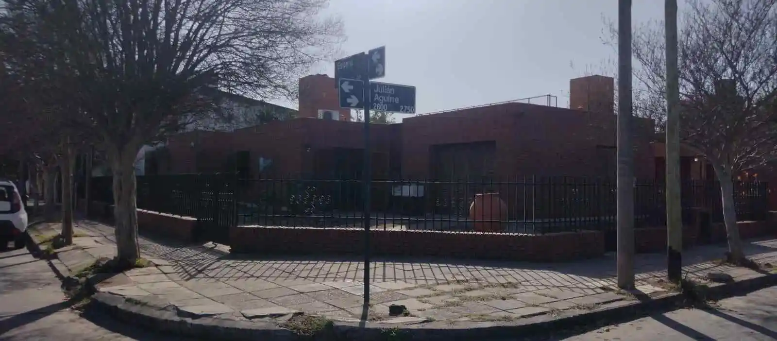 VENTA CASA ESQUINA 3 DORMITORIOS ALTO ALBERDI