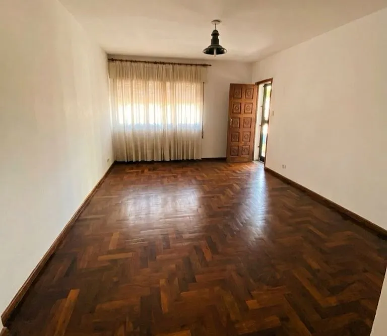 CASA 3 DORMITORIOS – BARRIO ATE