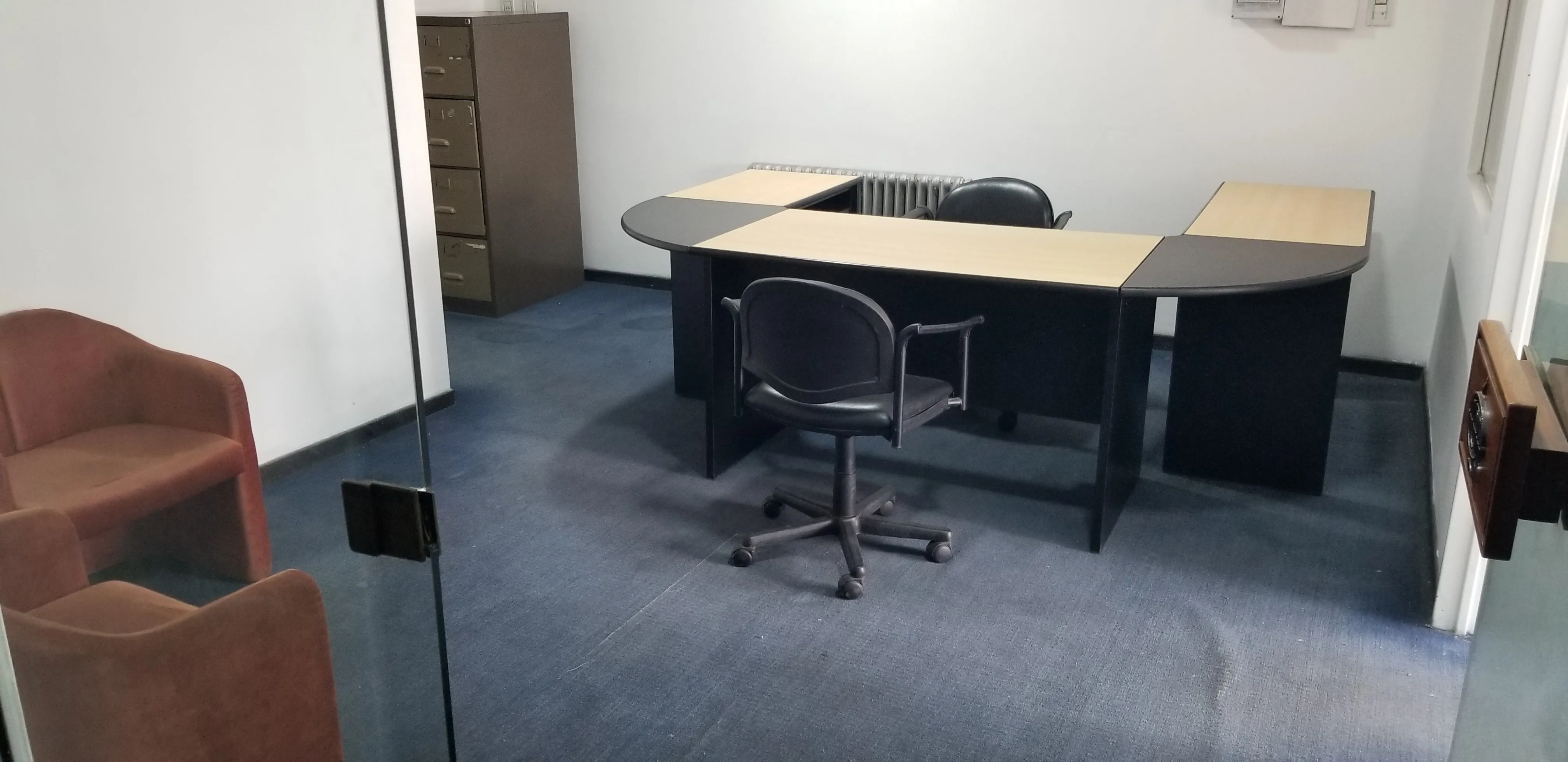 confortable, luminosa, acceso esclus. por ascensor, 7 oficinas, sala reunion.