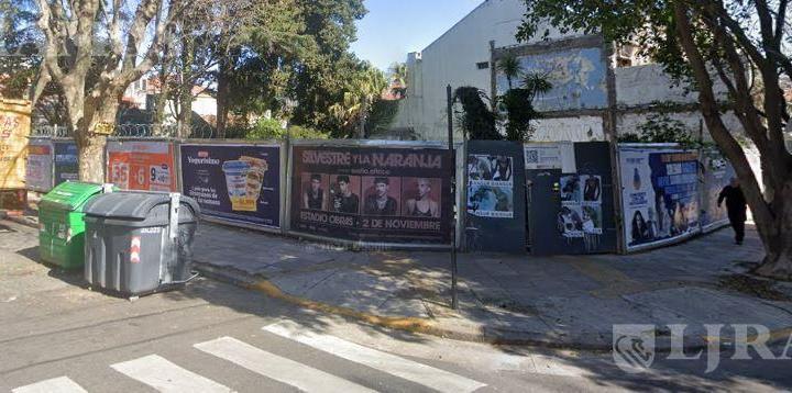 Terreno · 906m²