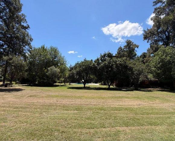 Terreno · 2500m² · 5 Ambientes · 2 Cocheras