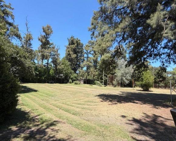 Terreno · 2500m² · 5 Ambientes · 2 Cocheras