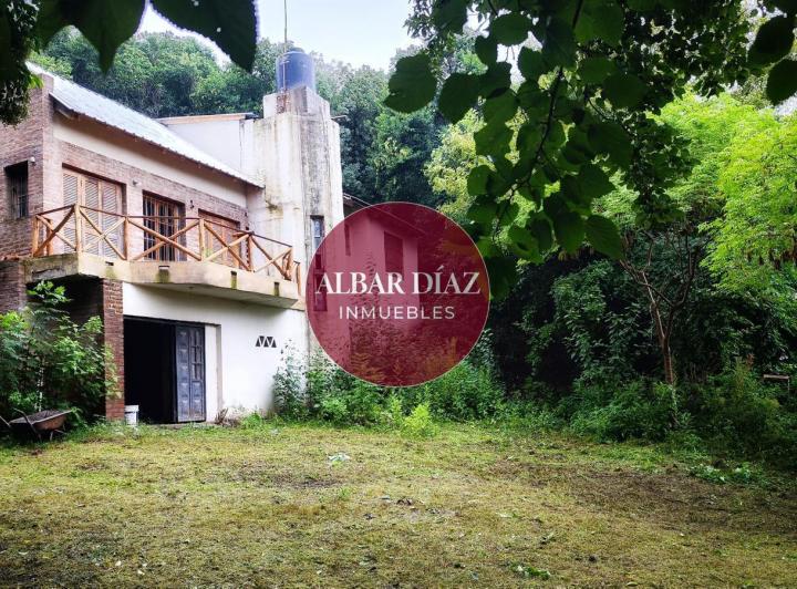 Casa · 210m² · 7 Ambientes · 2 Cocheras