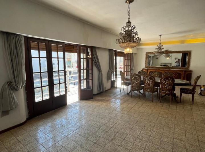 PH · 200m² · 6 Ambientes · 1 Cochera