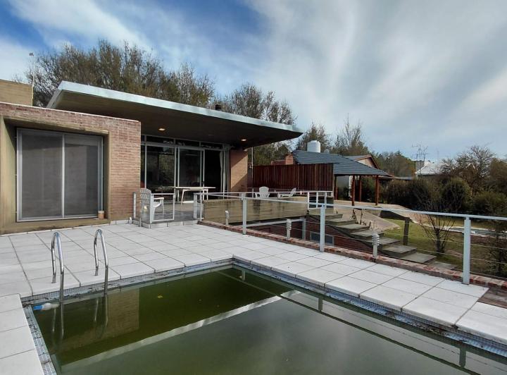 Casa · 305m² · 5 Ambientes