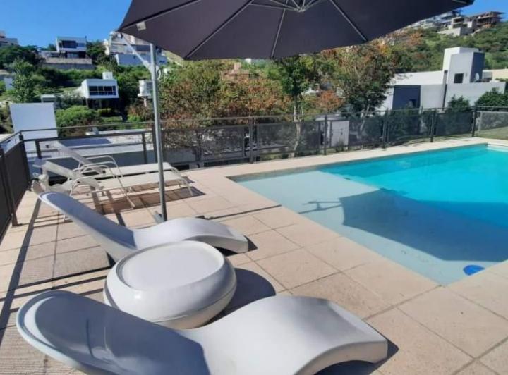 Casa · 450m² · 10 Ambientes