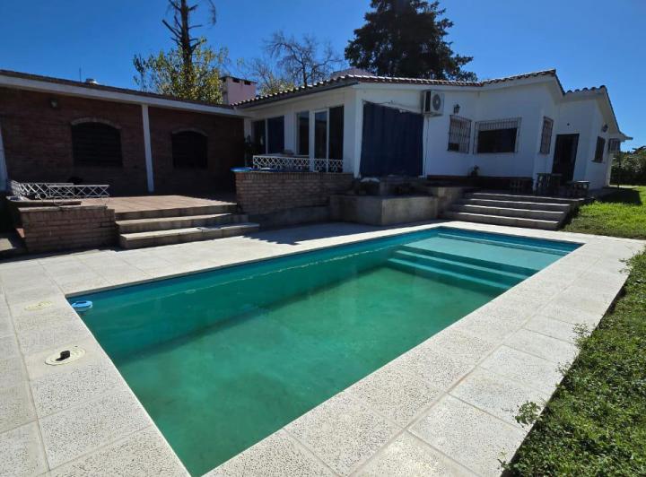 Casa · 164m² · 7 Ambientes · 1 Cochera