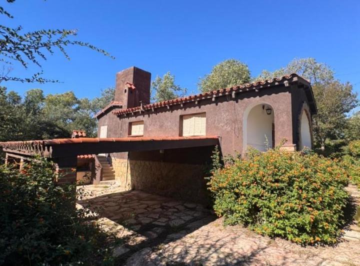 Casa · 85m² · 4 Ambientes · 2 Cocheras