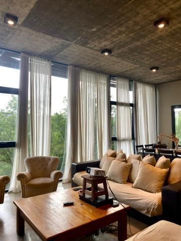 Casa · 500m² · 5 Ambientes · 2 Cocheras