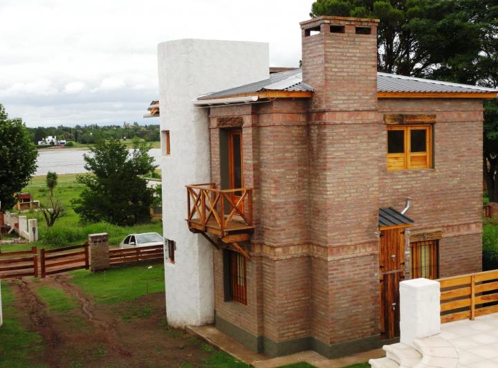 Casa · 360m² · 4 Ambientes · 1 Cochera