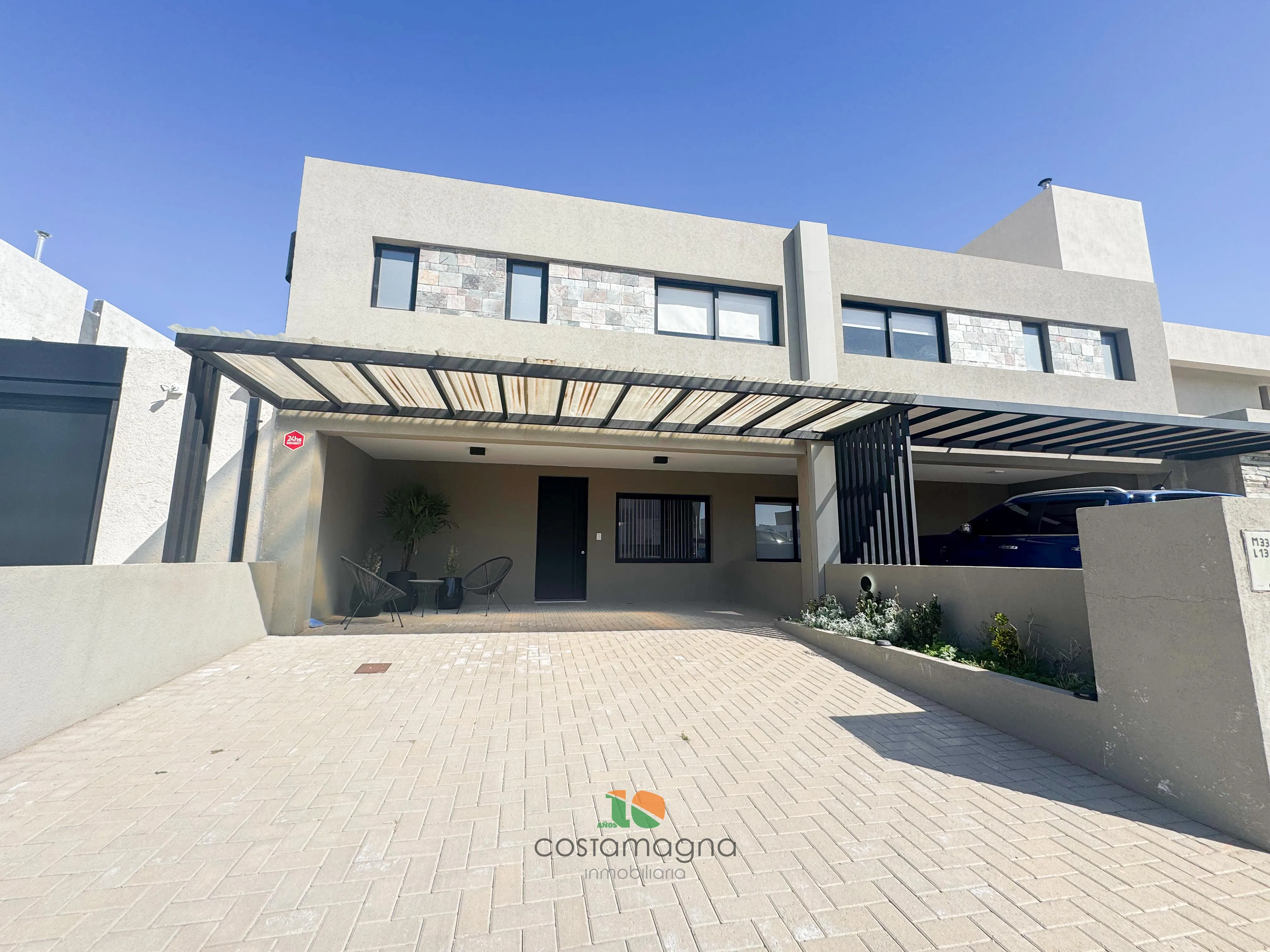 Duplex en venta AMOBLADO de 3 dormitorios en Prados de Manantiales