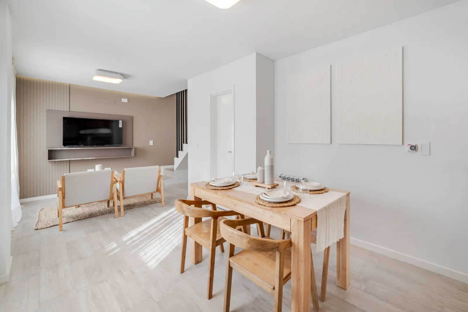 ALQUILER CASA DUPLEX 2 y 1/2 DORMITORIOS CON COCHERA B POETA LUGONES