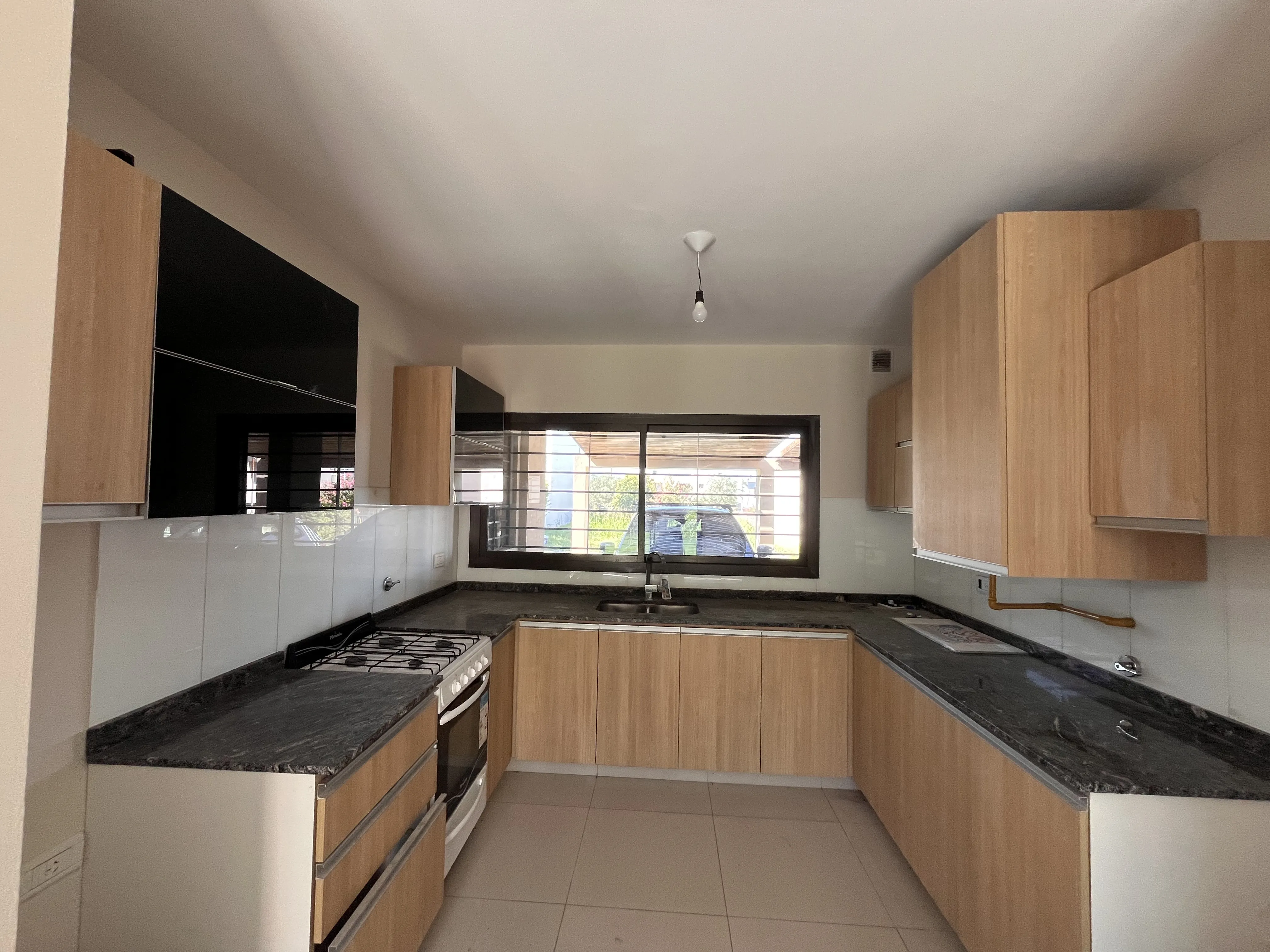 Duplex en venta Lomas del Chateau 3 domr ( uno en suite)