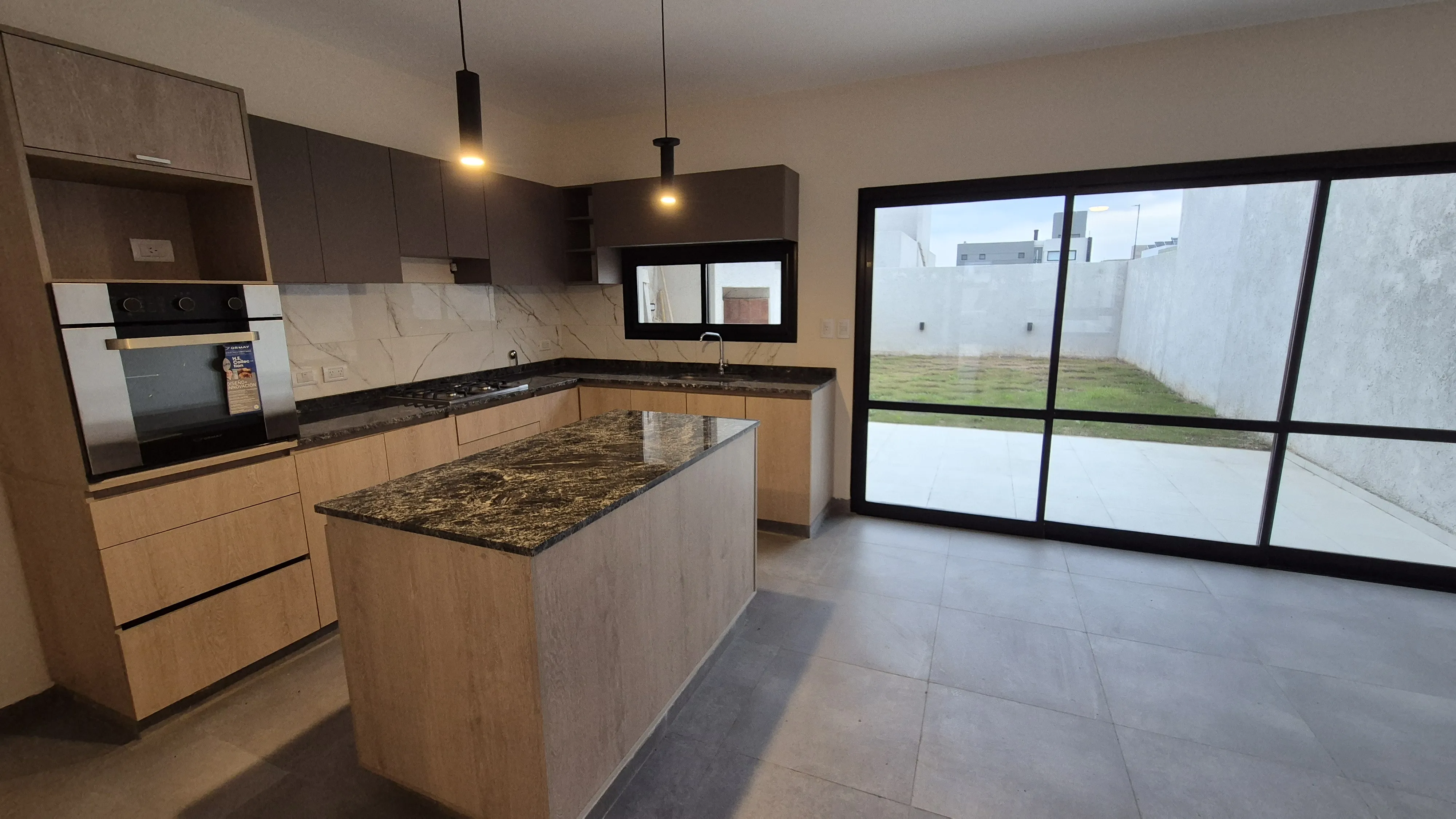 Hermoso Dúplex De 3 Dormitorios En Docta! Amplio Y Luminoso A Mtrs. De Espacio V