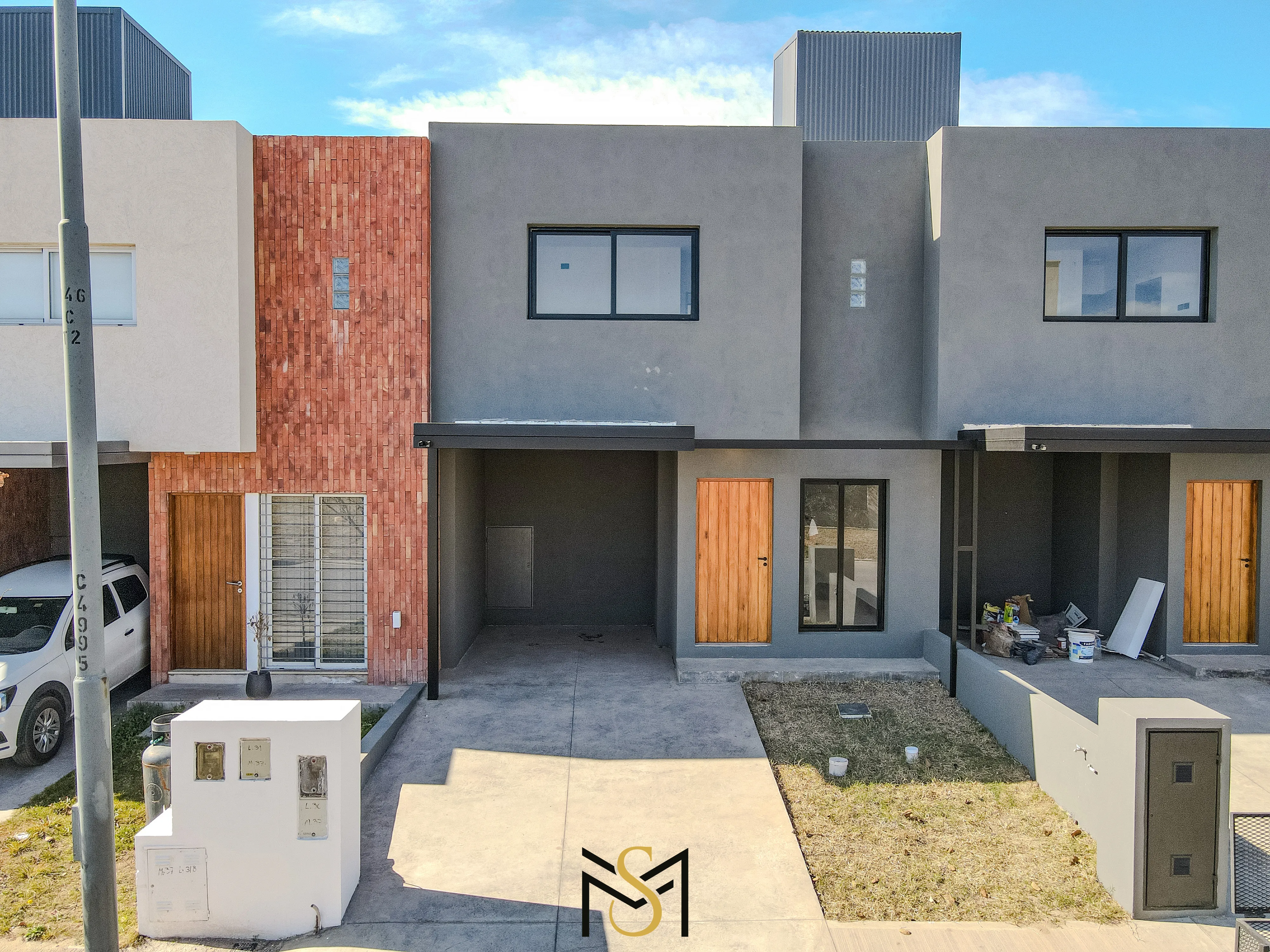 Dúplex con una MUY BUENA DISTRIBUCION en barrio con seguridad 24hs!