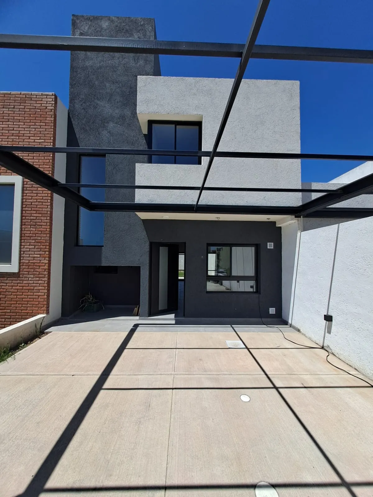 VENTA Dúplex Barrio Docta. 3 dormitorios 2 baños, Patio con asador, cochera