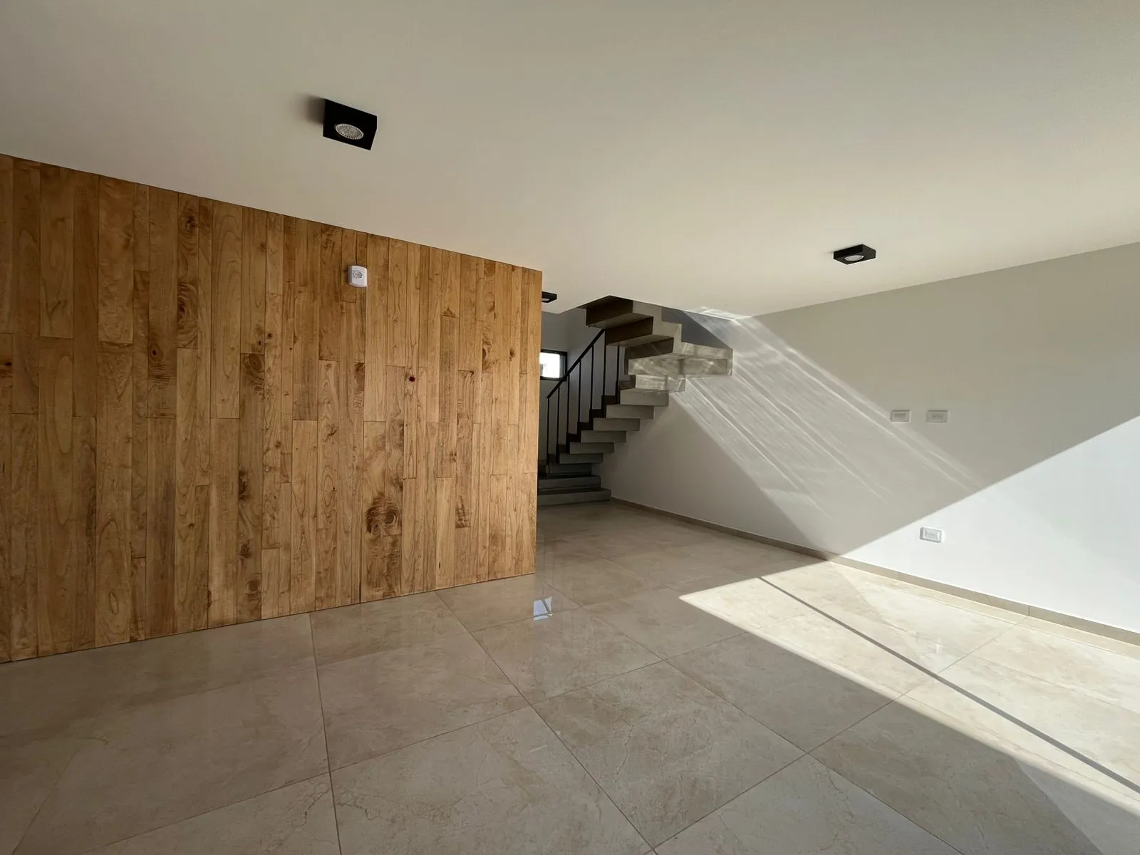 BRISAS DE MANANTIALES- DUPLEX DE TRES DORMITORIOS Y DOS BAÑOS COMPLETOS -