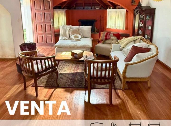 Casa · 330m² · 7 Ambientes · 2 Cocheras