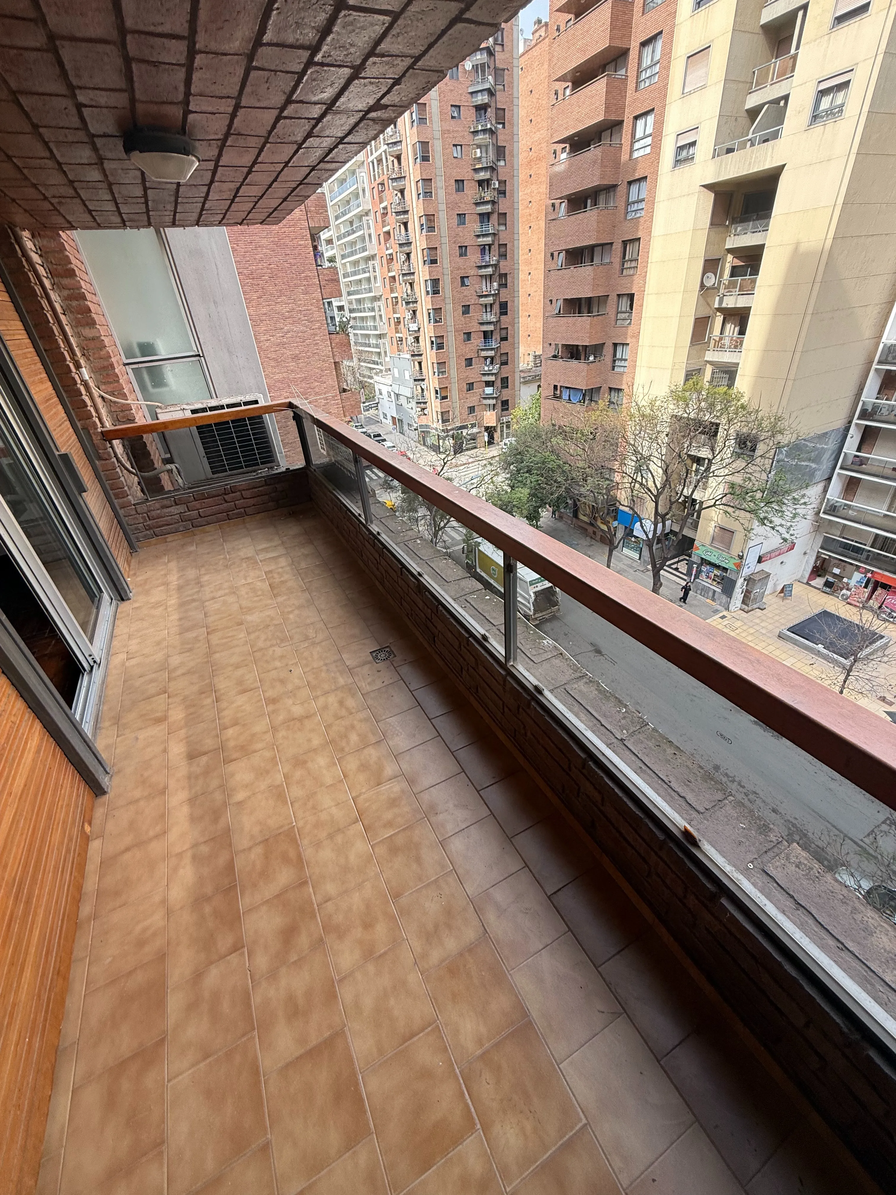 Semipiso 110m2 - c/ cochera  en venta, ubicación excepcional y vigilancia