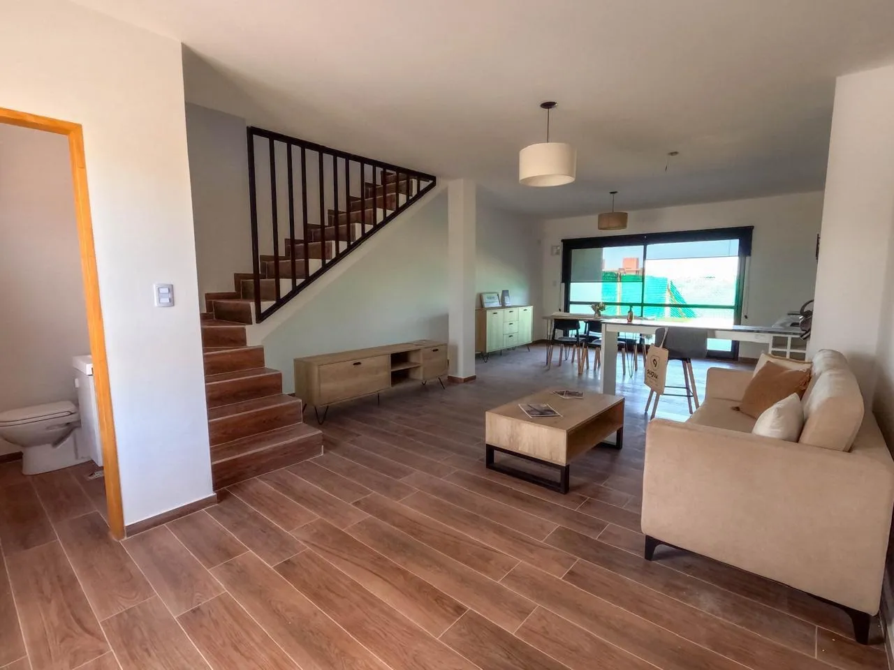 KABALS VENDE DUPLEX EN BARRIO DOCTA (AVENIDA)