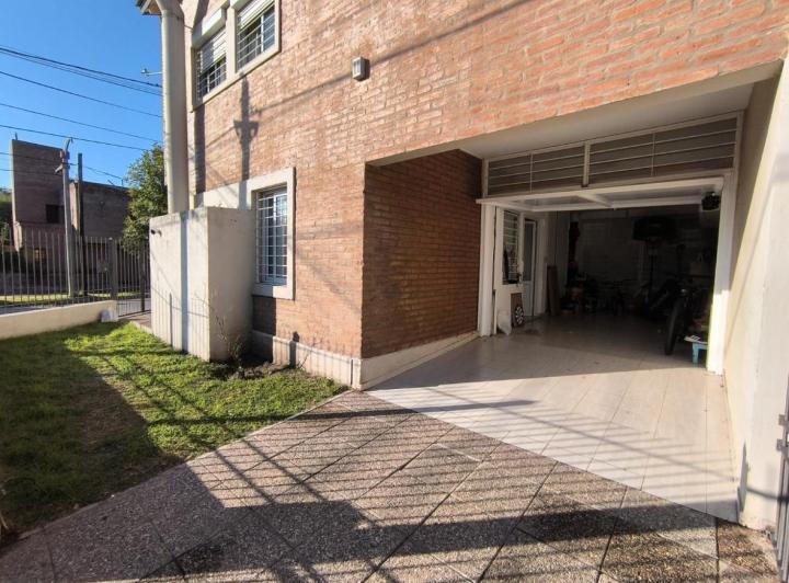 Casa · 163m² · 12 Ambientes · 2 Cocheras