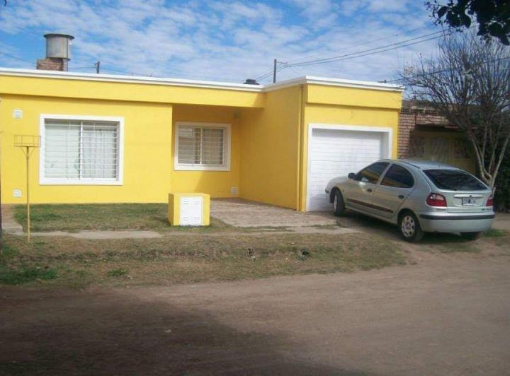 Casa · 80m² · 4 Ambientes · 1 Cochera